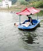 水库里的生死救援