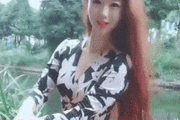 搞笑gif: 果然是天生一对, 这表情都一模一样