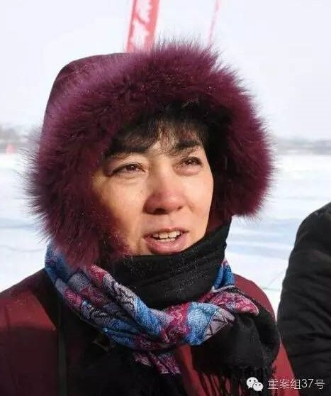 曲婉婷母亲受审不认罪 网友:贪污3.5亿实力坑闺女【组图】