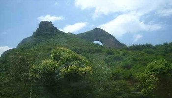 月亮山风景区