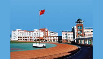 历史沿革 门头沟区大峪中学始建于1946年,初名"私立门头沟中学.