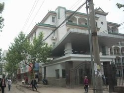 荆州市东方红中学
