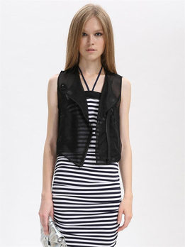 MO&Co.<em>摩安珂</em>黑色机车型真丝<em>马甲</em>背心M13