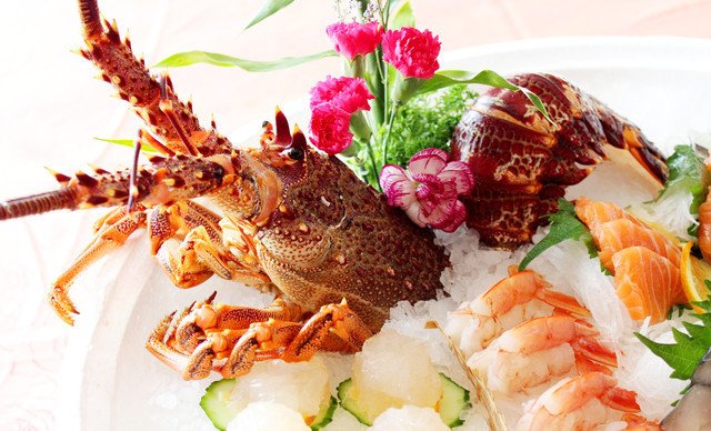 大龙虾礼盒(大龙虾1只 三文鱼2两 醋青鱼2两 雕