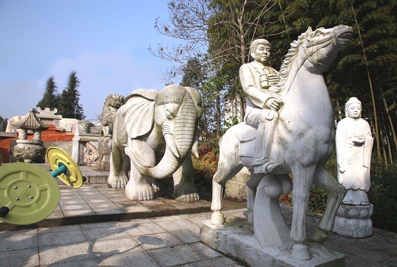 湖南一人大代表大建活人墓 村内占地一亩|≌