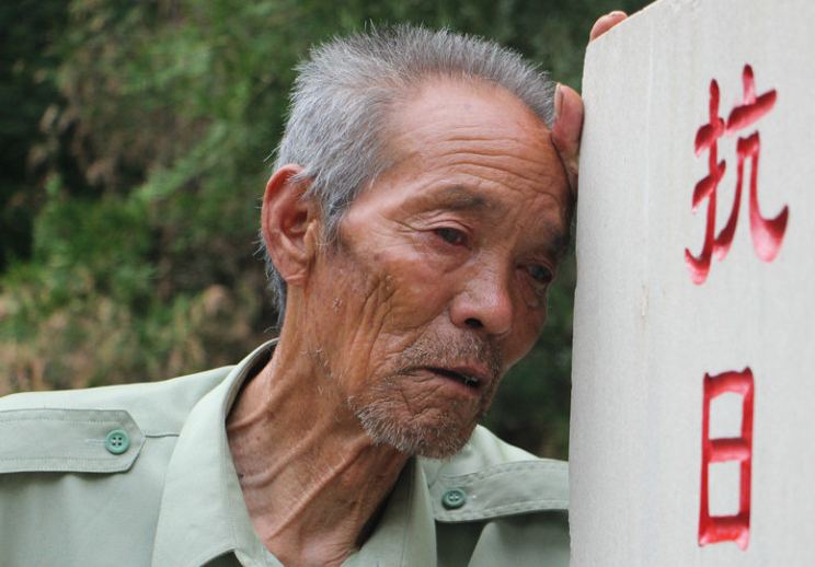 抗日小英雄王二小墓地现状：葬于牺牲处，儿时玩伴为其守墓56年