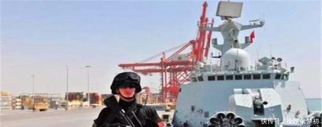 此国爆发内战,中国救援华人,在军舰上写了什么