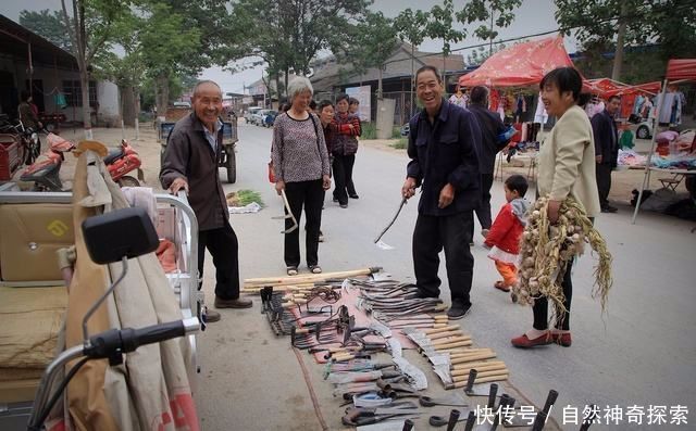 在农村见面说的5句“场面话”，你当真的话，就出“洋相”了