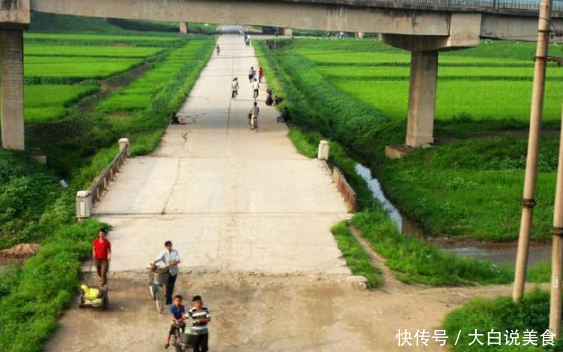 中国游客朝鲜乘火车，有一种怀旧的感觉，但这一点让人无法忍受