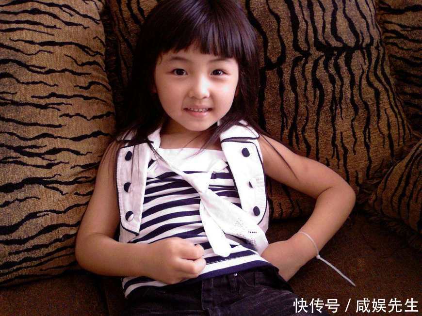 张子枫16岁,年纪轻轻已经在剧组拍戏7年,何炅