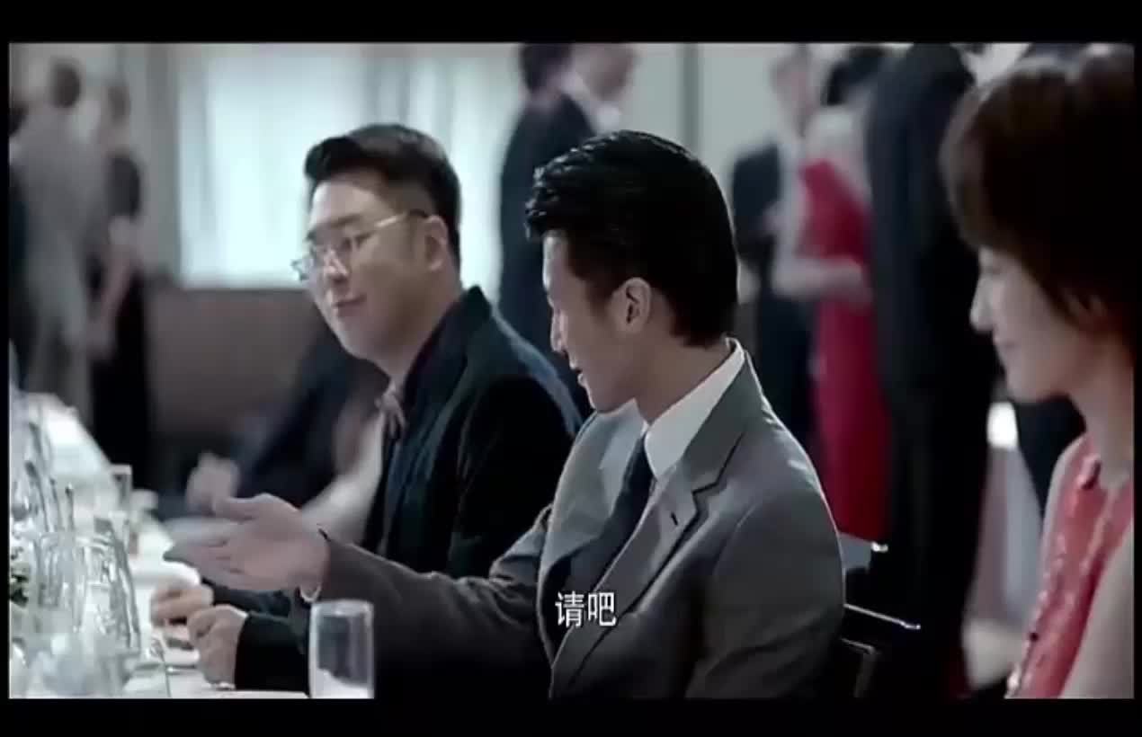 穷小子成亿万富豪,给老爸一本存折,老爸打开一看吓懵了
