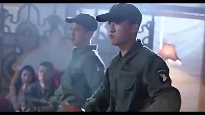 《卧底归来》毒枭让林申吸毒