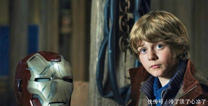 复联四:钢铁侠葬礼现身新面孔,第二代钢铁侠人