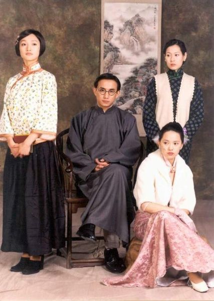 李亚鹏秃顶,黄磊放飞自我,陈奕迅光膀子太吓人,人到中年后的男神们