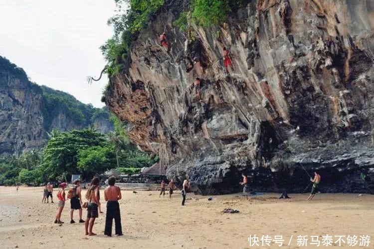 有人这样比喻“普吉岛像一个穿金戴玉的贵妇，而甲米则像脂粉不施