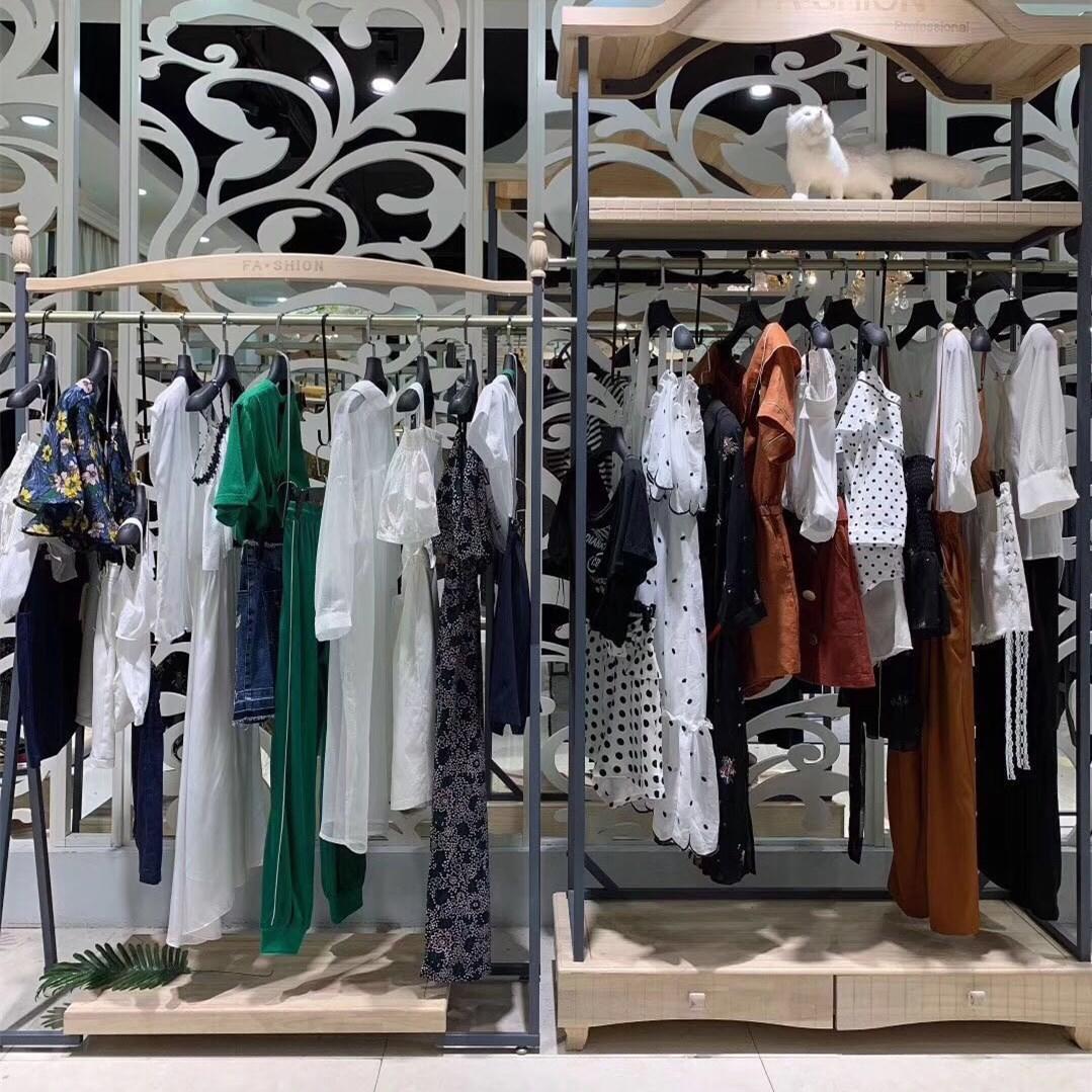 淘宝网购物女装 t010c42d7973b60cb41.jpg?size=1079x1079