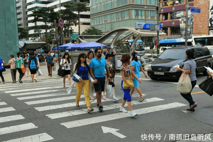 多中国人去了外国旅游,常常会被认成韩国人或