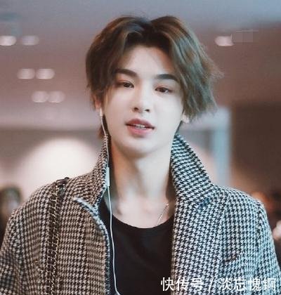 NPC韩国第一天陈立农变顺毛,尤长靖戴口罩,王