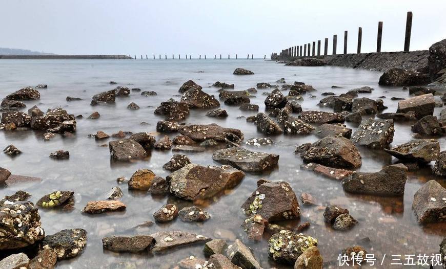 大海退潮后海平面下降,那消失的海水去哪了?今