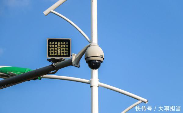 不是所有的电子眼都是拍违章的,碰见这种不要