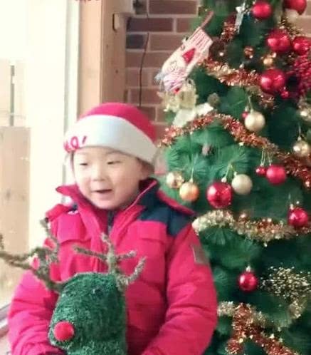 表情正太民国长大了!颜值果然和预期的一表情舞者包超级qq图片