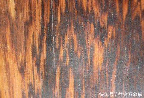 孝顺孙子给奶奶洗脚,发现脚盆很好看不简单,找