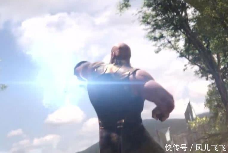 复联3雷神为什么砍的是灭霸的胸口?电影开头