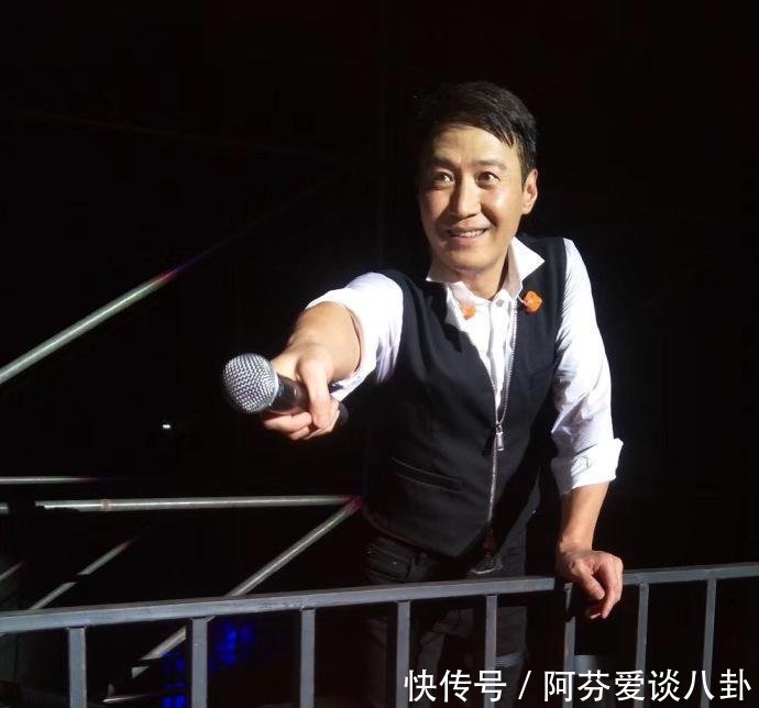 黎明首晒女儿照片, 胖嘟嘟表情严肃, 七字提前堵