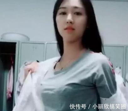 姐走红网络,脱下制服后,网友感觉自己要恋爱了