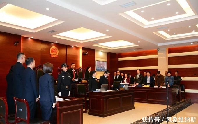 强迫他人吸毒罪