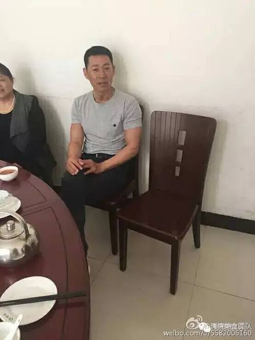 罗晋扛锄头易烊千玺钓鱼 明星回农村老家接地气