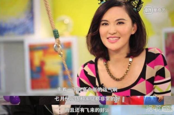 说高云翔有桃花劫，黄晓明有财务危机，这位女神婆什么来历？