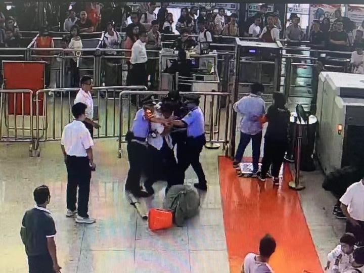 高铁站受伤旅客