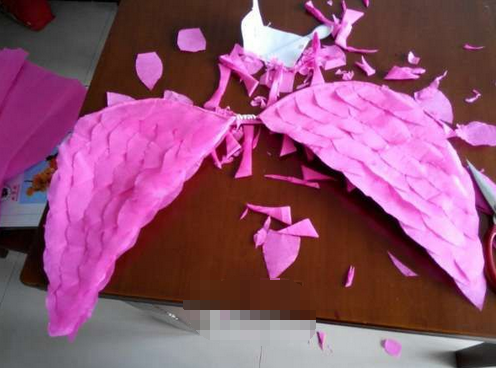 怎样用纸做好看环保衣服走模特步可以穿的_3