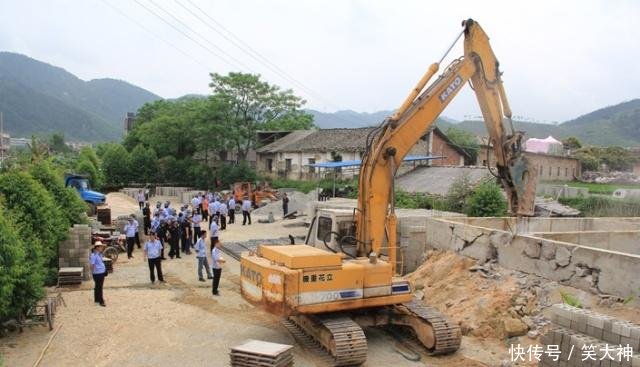 人口耕地_七里河依法拆除城中村改造区违法建设