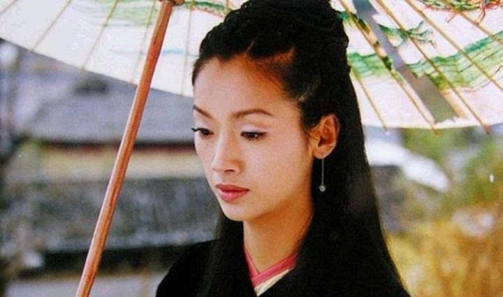 新版小龙女被吐槽杀气太足，最有仙气的是刘亦菲而李若彤最为传神