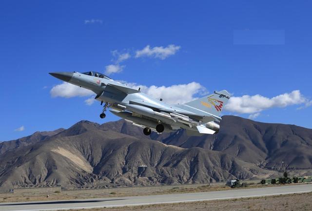 最强战隼F16V亮相!妄想挑战歼20歼10C杀鸡焉