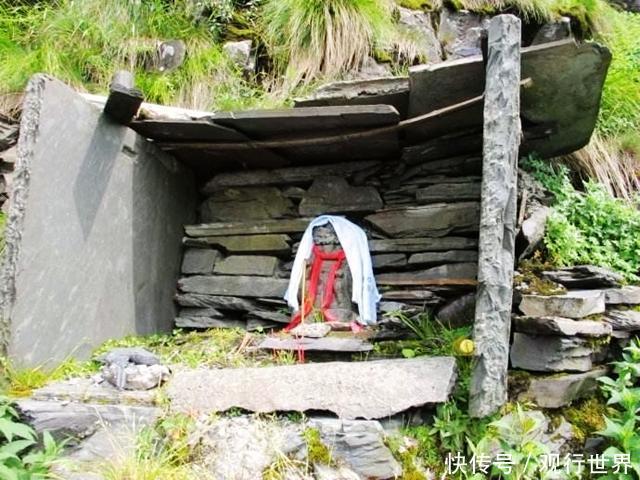 贵州最美的山峰,金顶云雾弥漫,犹如天空之城,恐高的人不敢去!