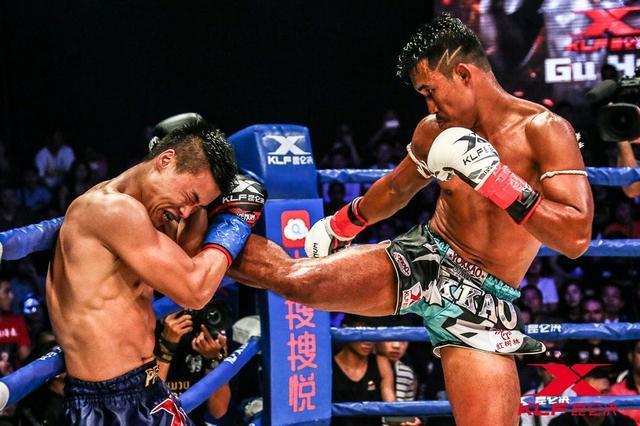 苏波邦险胜艾曼位宁辉碾压对手,昆仑决65青岛站双线晋级(30字)