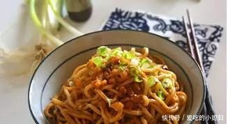 怎么做西红柿拌面最好吃 t01269858adfc782065.jpg