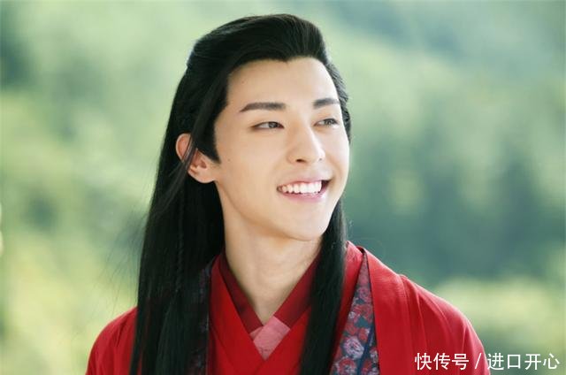 各路明星的红衣造型,迪丽热巴的惊艳,任嘉伦容