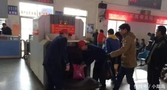 乘客列车拿错包