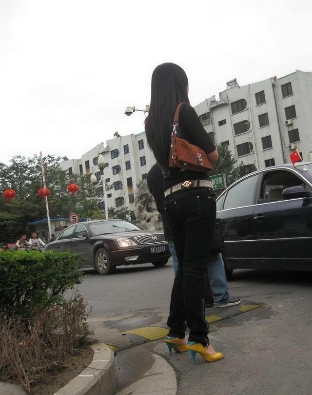 扬州街拍低腰紧身牛仔裤