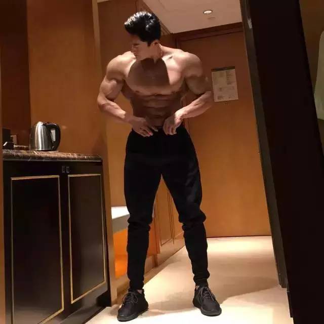 中国的肌肉一哥!用实力压倒欧美肌肉男!
