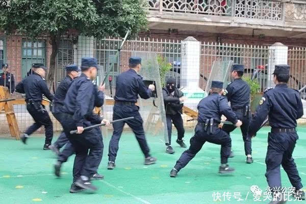 永兴县公安局开展校园反恐处突演练