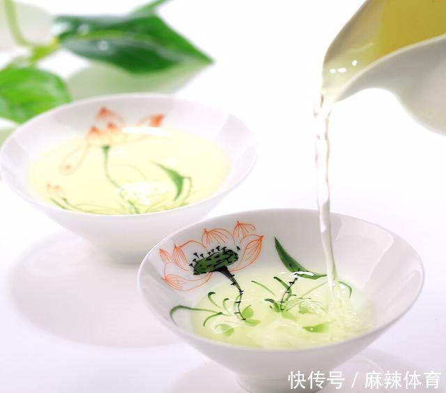 高血压就知道吃药这几种食物每天吃一点,高血