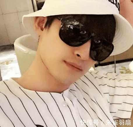 陈乔恩比基尼泳衣掉了, 还让张翰目睹了全过程