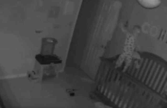 女子为宝宝房间安装摄像头, 监控拍下的诡异一