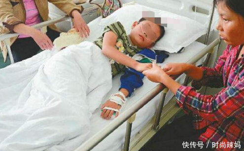 小学生上课时突然肚子疼,检查结果胃出血,原因