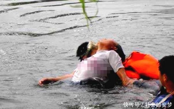 美女女子v美女美女奋勇相救,不料却被不慎称流礼服男子卡通图片